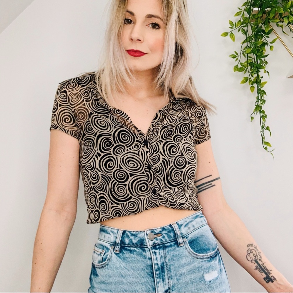 VINTAGE | Retro Sheer Swirl Collared Short Sleeve Button Down Blouse Shirt Top